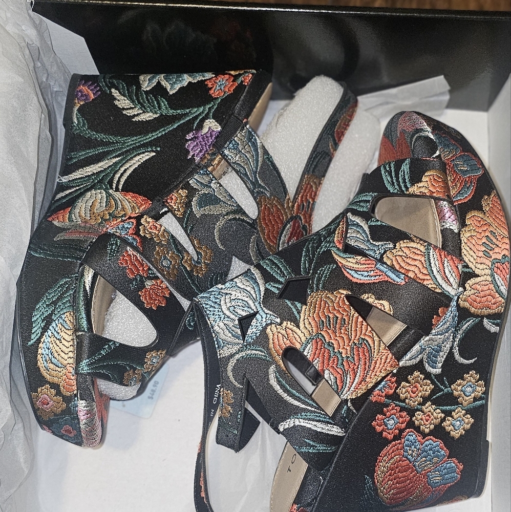 COPY - GORGEOUS Embroidered Torrid Wedge 10W